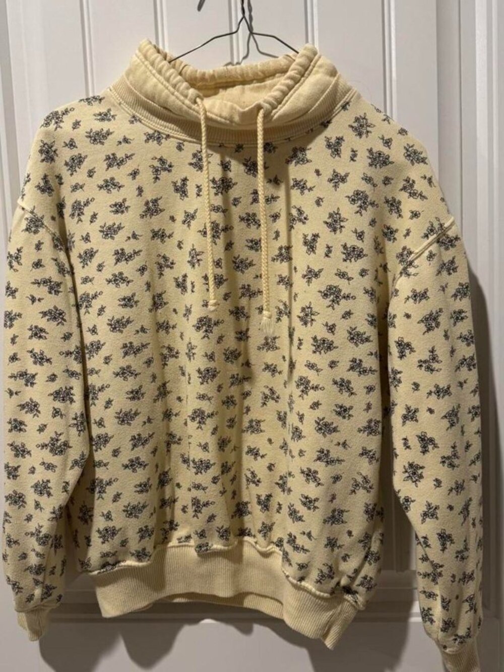 Vintage Honors Pastel Yellow Floral 90s Sweater